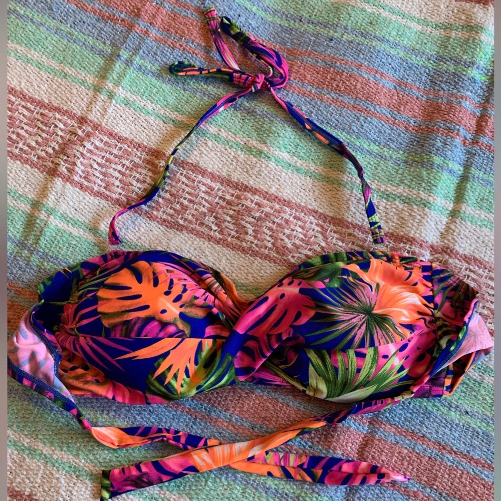 NWOT tropical bikini top
